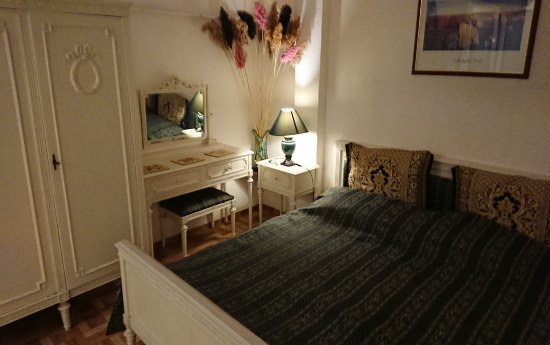 Bucharest short term rental one bedroom apartment Living room